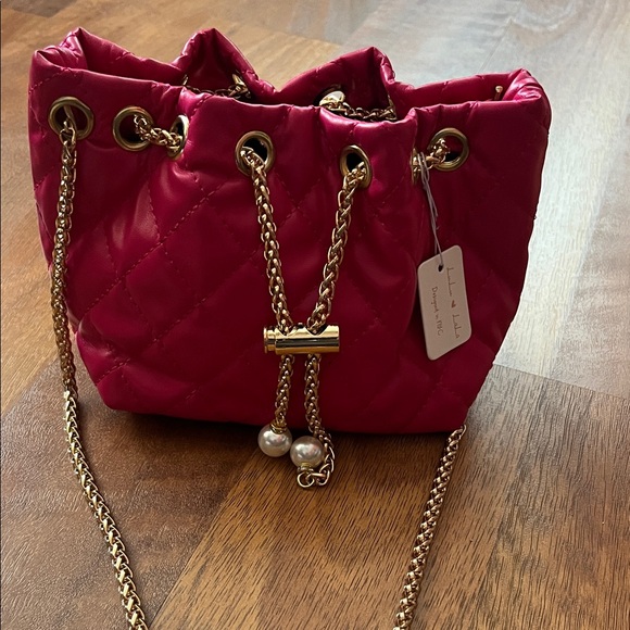 New Pink Quilted Crossbody Bag with Gold Chain - Picture 13 of 16